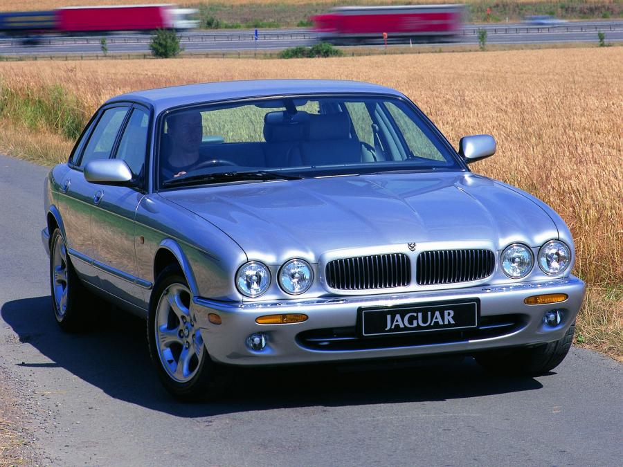 Jaguar XJ Sport 1997 года  (фото 12 из 18)